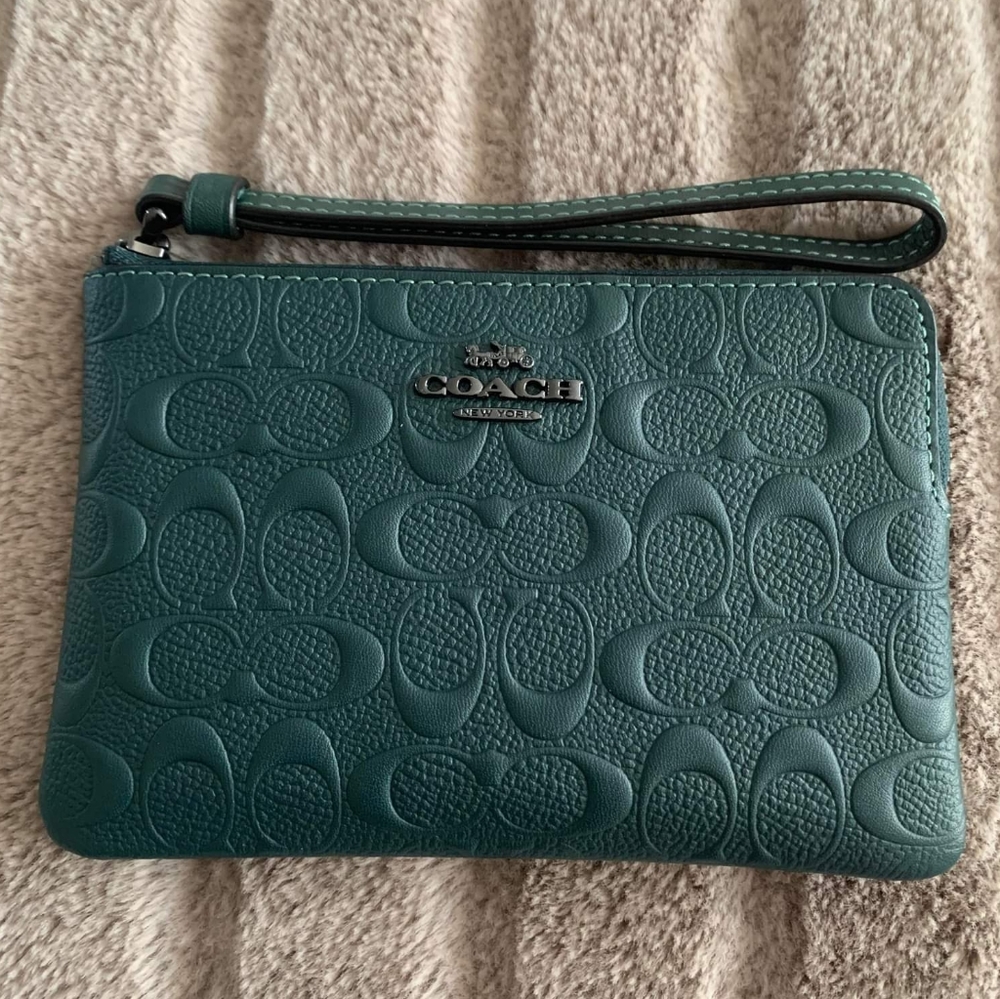 Coach Corner Zip Wallet